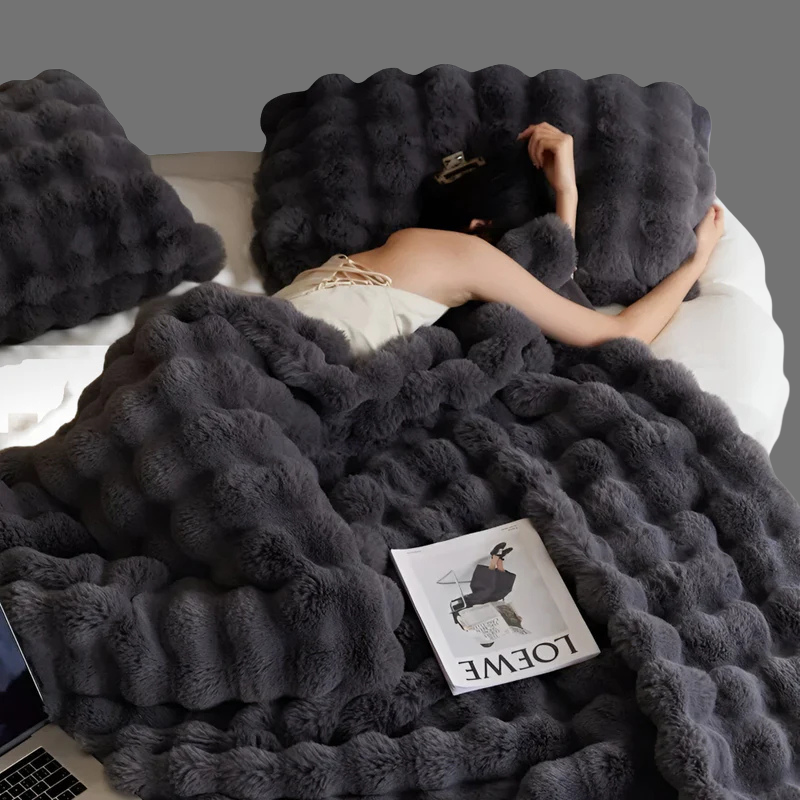 Warme und flauschige karierte Kuscheldecke – Komfort zum Verlieben