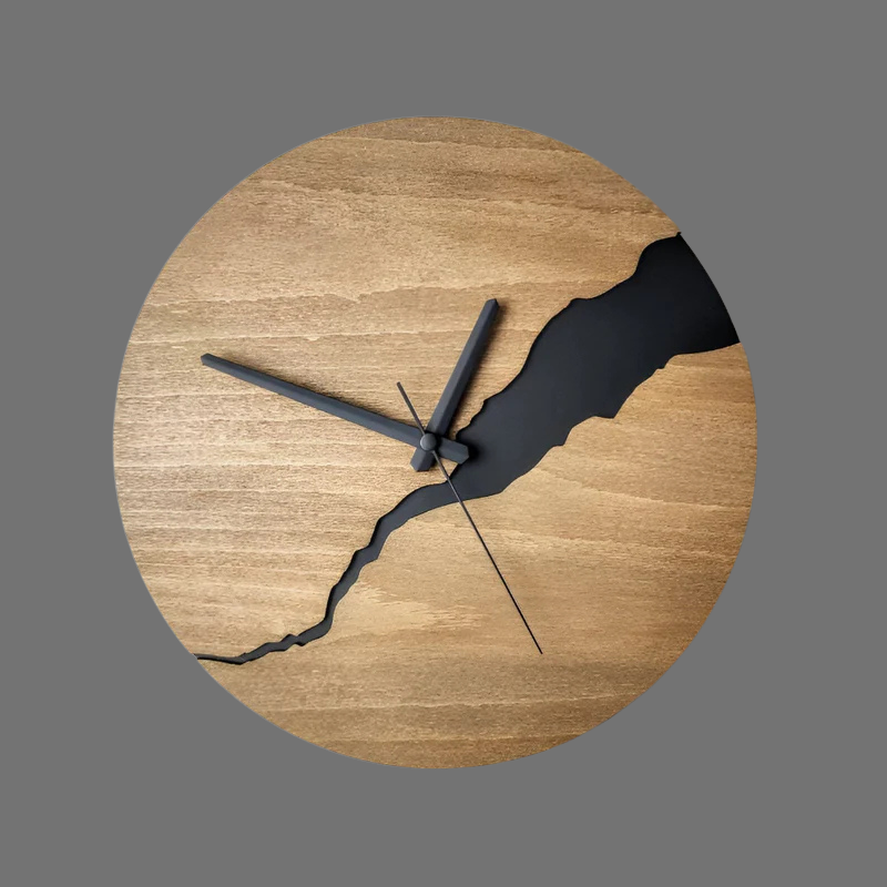 Handgefertigte rustikale Wanduhr aus Holz – Zeitloses Wohnaccessoire