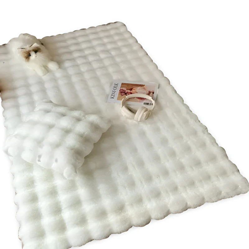 Weicher und stilvoller Kunstfellteppich – rutschfester Komfort für jeden Raum